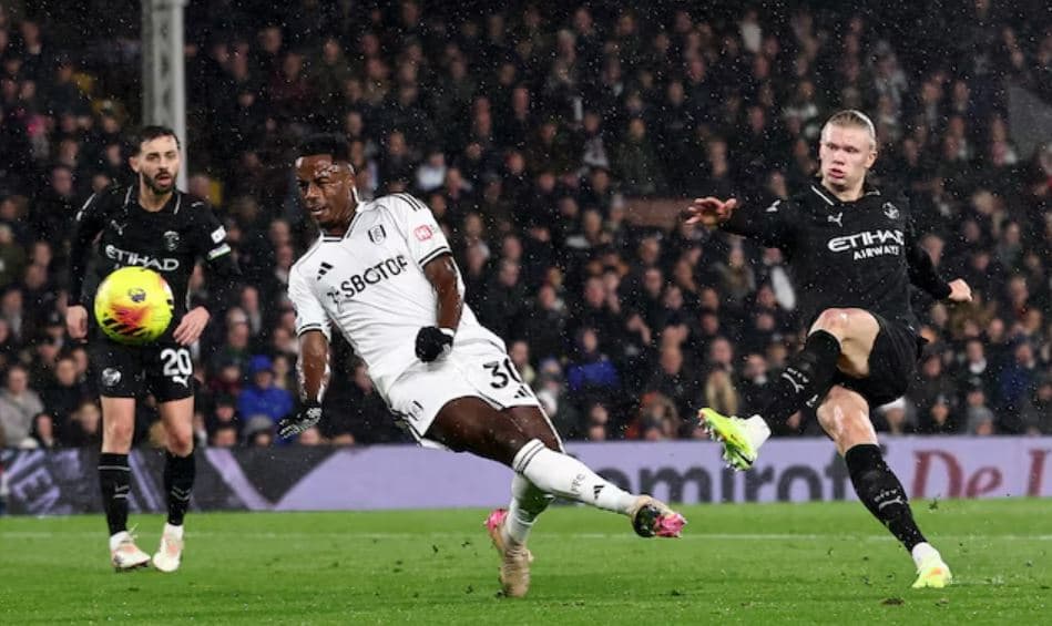 Haaland alcanza 100 goles mientras el fútbol burgués distrae